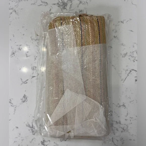 raffia zipper clutch wallet - holds 12 cards plus cash - Picture 12 of 12